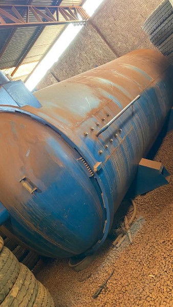  AUTOCLAVE Sem uso -  5.5m Comprimento x 2m largura - PARA PNEUS AGRICOLAS